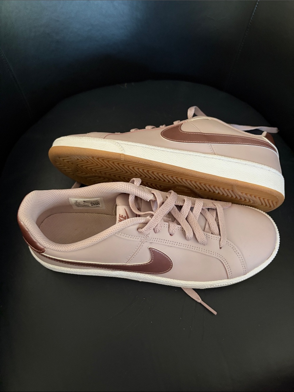 Nike Women's Blush Pink Leather Sneakers with Mauve Swoosh Size 9